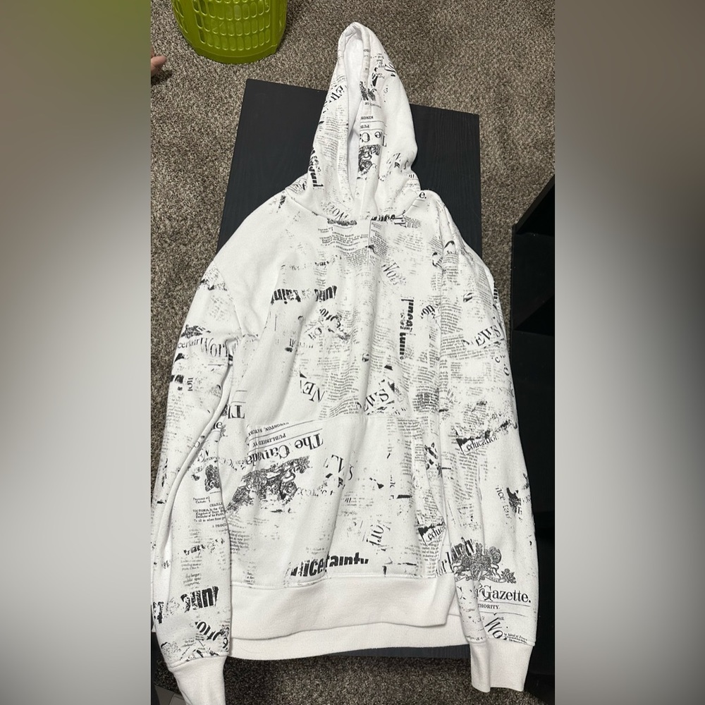 Men’s forever 21 hoodie size XL